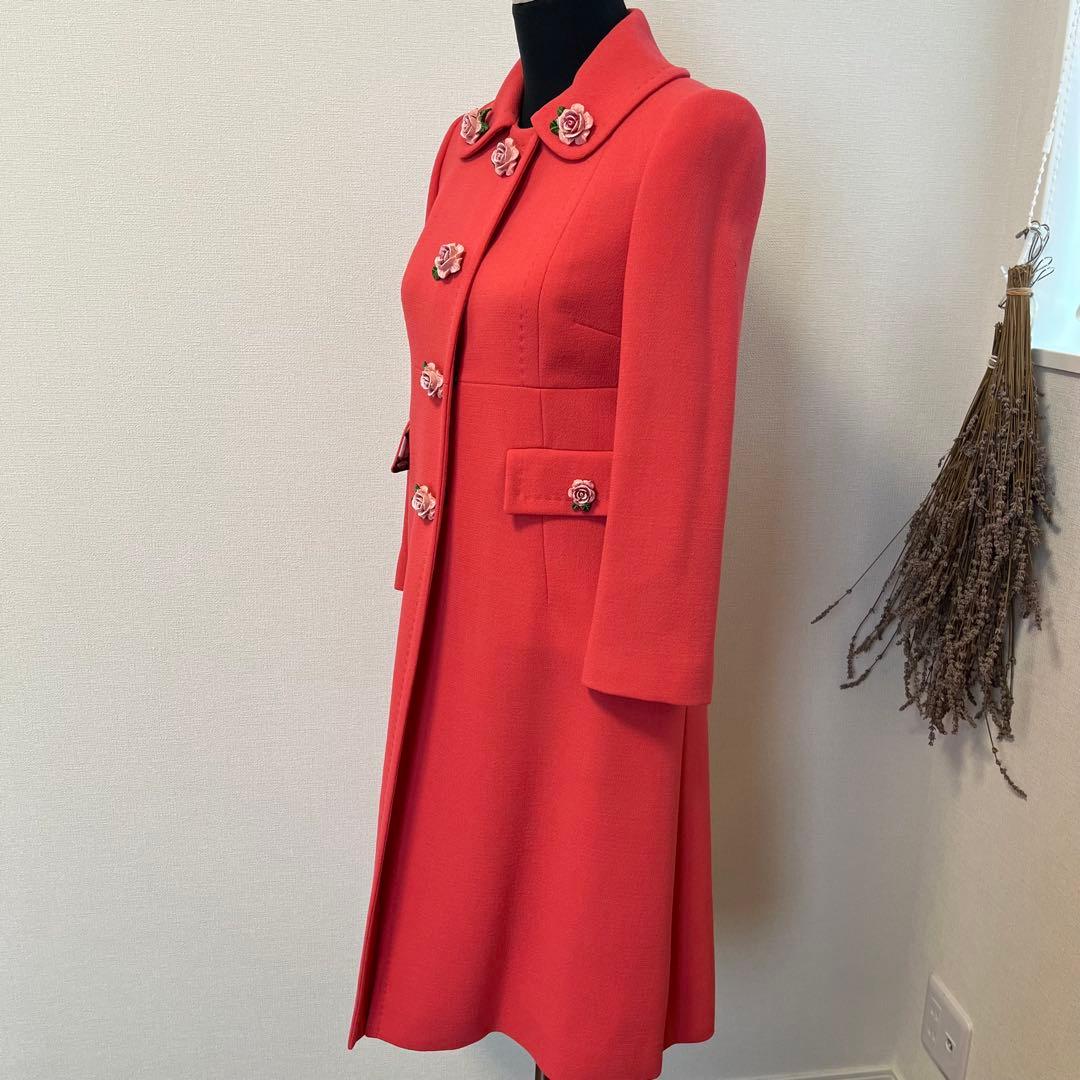 希少 ドルチェ&ガッパーナ ピンク コート ローズボタン