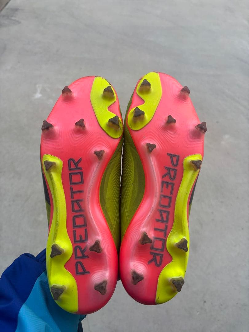 adidas Predator サッカースパイク