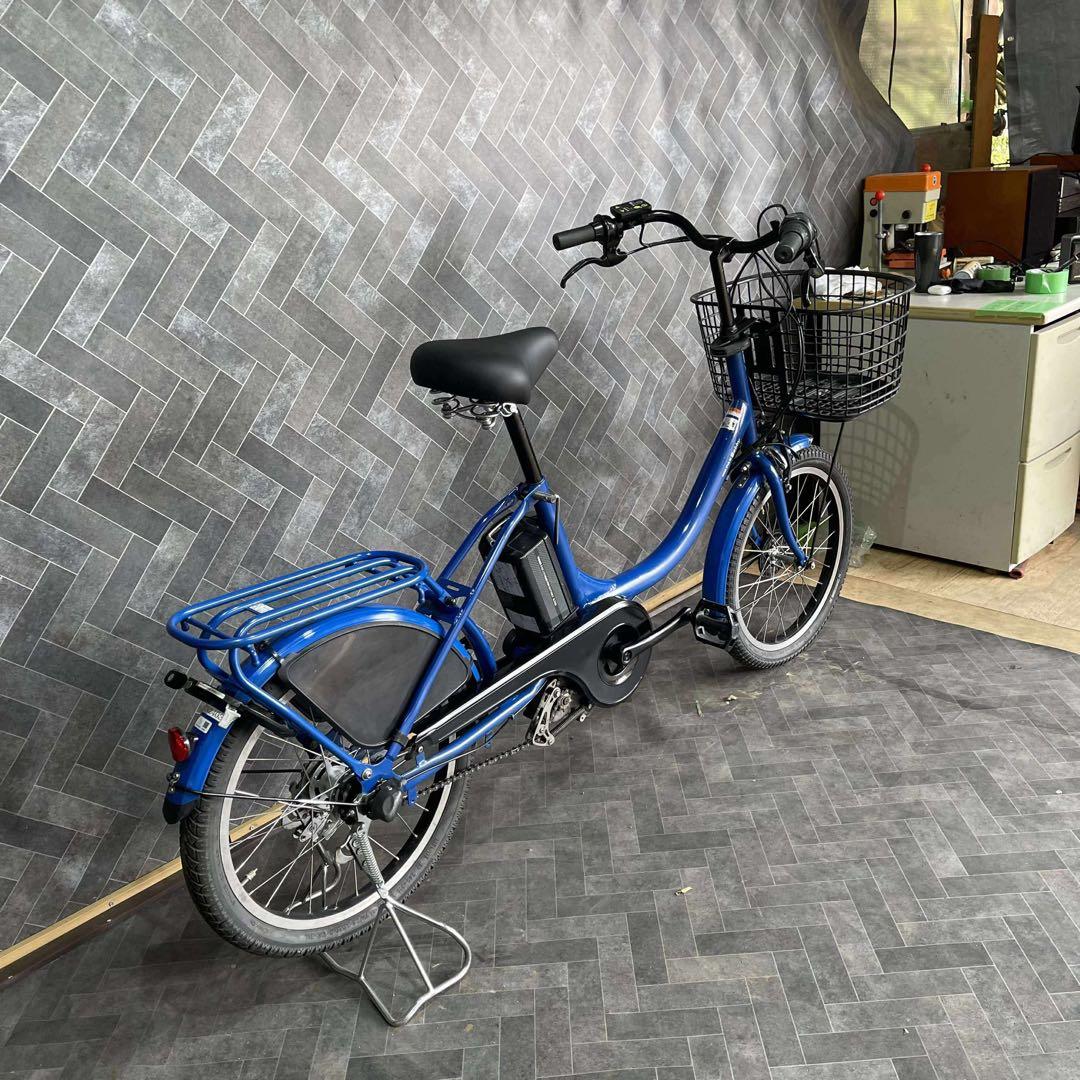 青色 電動アシスト自転車 前部バスケット付き
