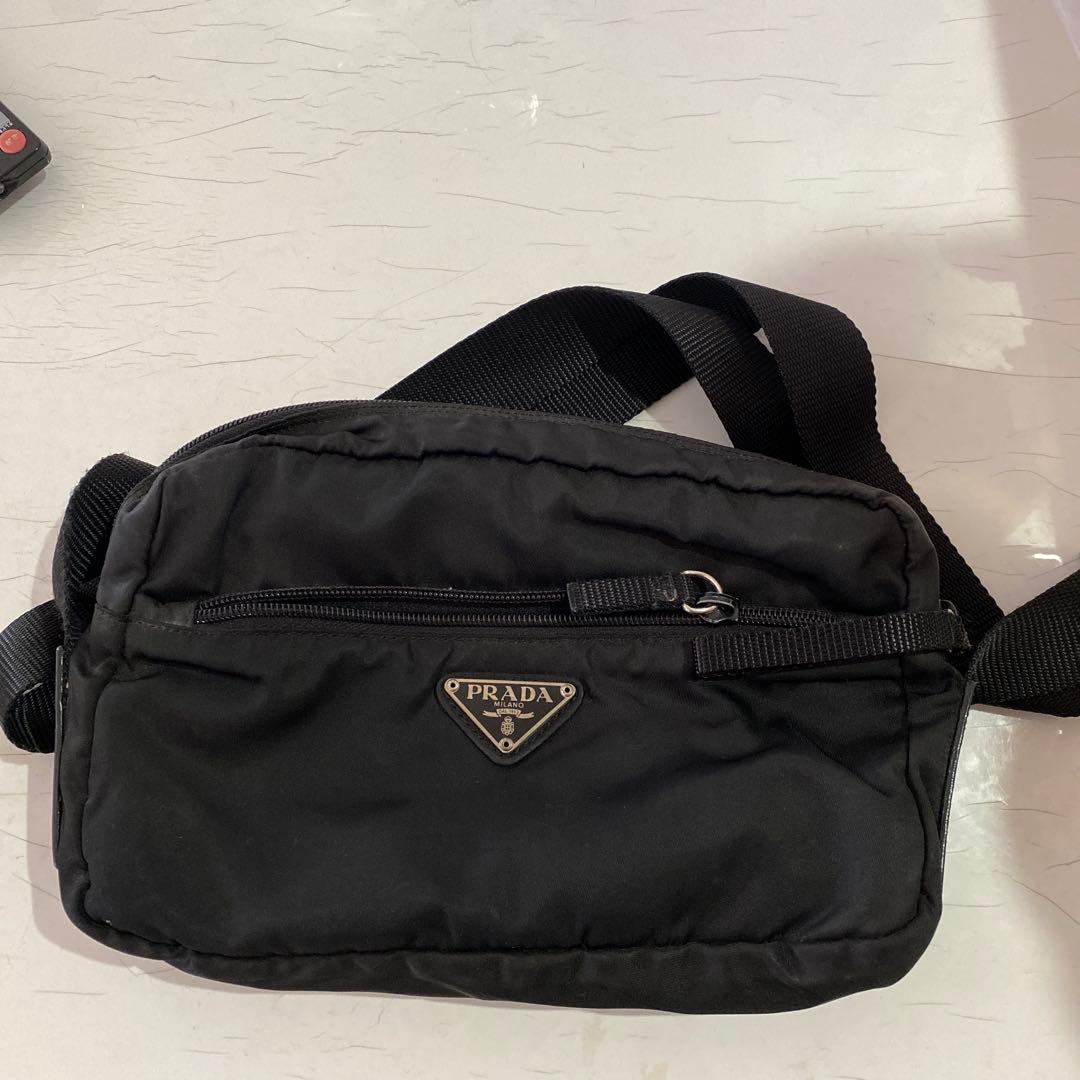 PRADA ブラック ボディバッグ　加工品