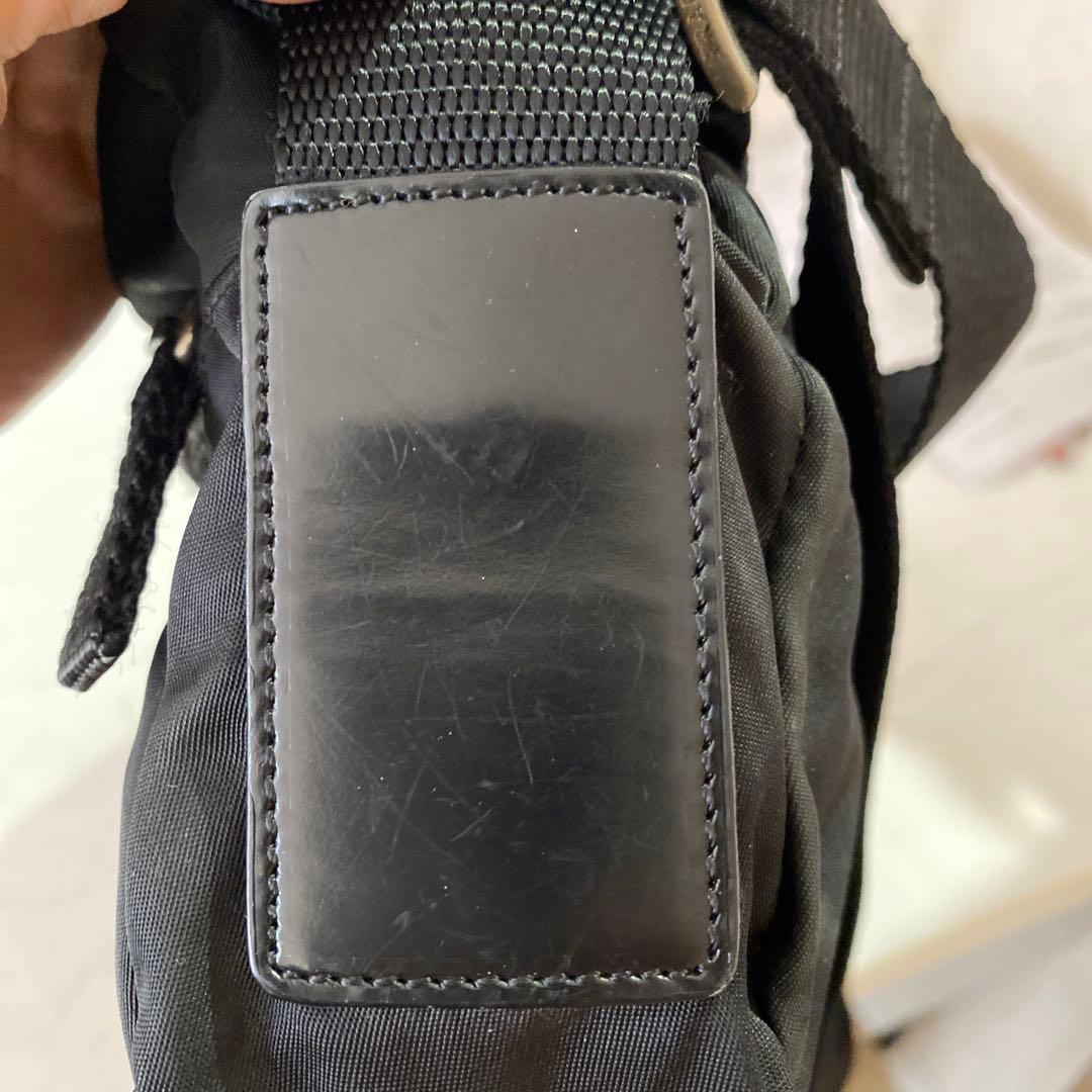 PRADA ブラック ボディバッグ　加工品