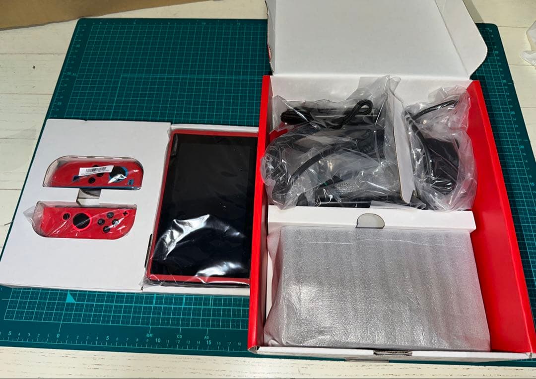 イ*ン様 美品 ニンテンドーSwitch microSDカード256Gのオマケ付