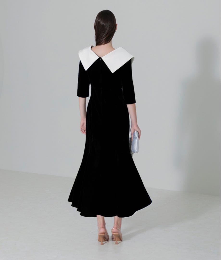 ブラック・ホワイト フレアドレス