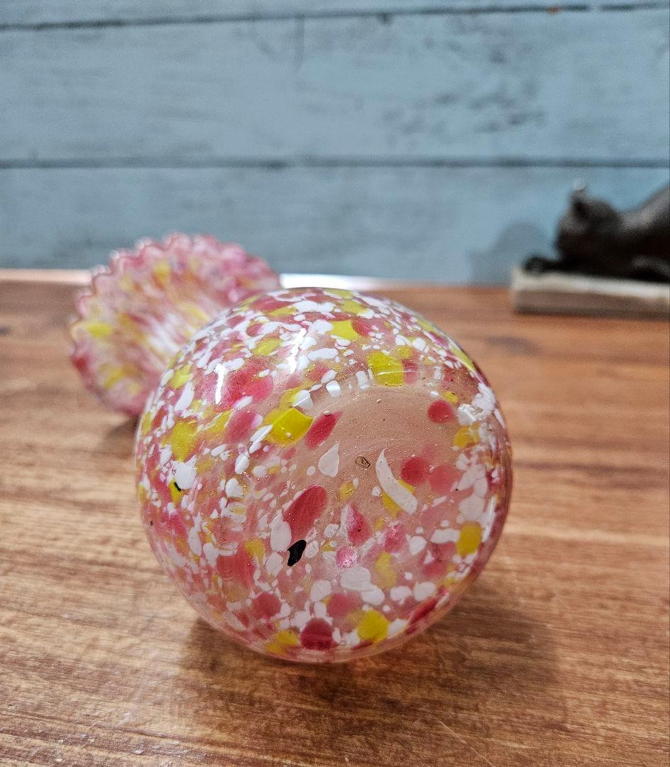 フランスアンティーク オパリンガラス クリシー フリルの花瓶 花器