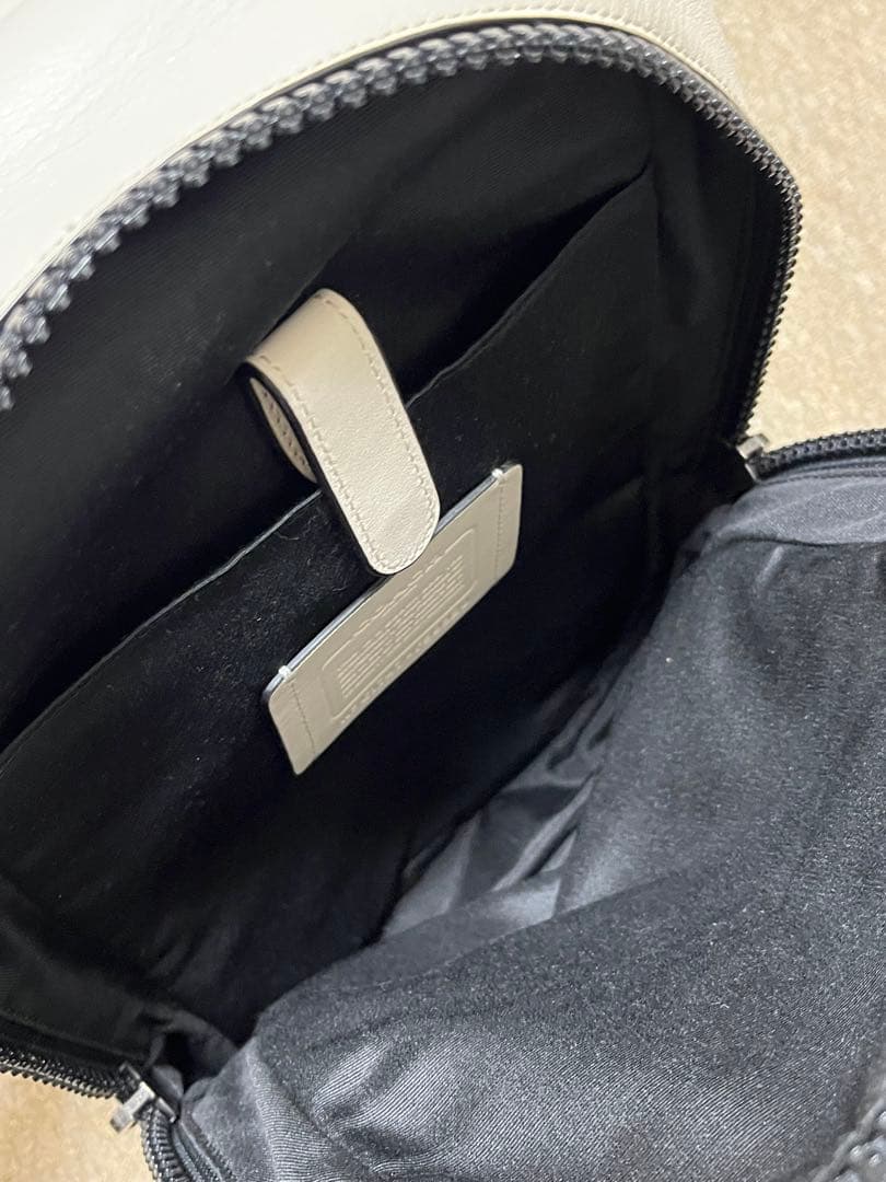 COACH ボディバッグ 黒/白