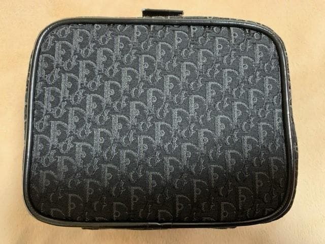 訳あり Dior シルバー シック クリスマス 2004 ポーチのみ - メルカリ