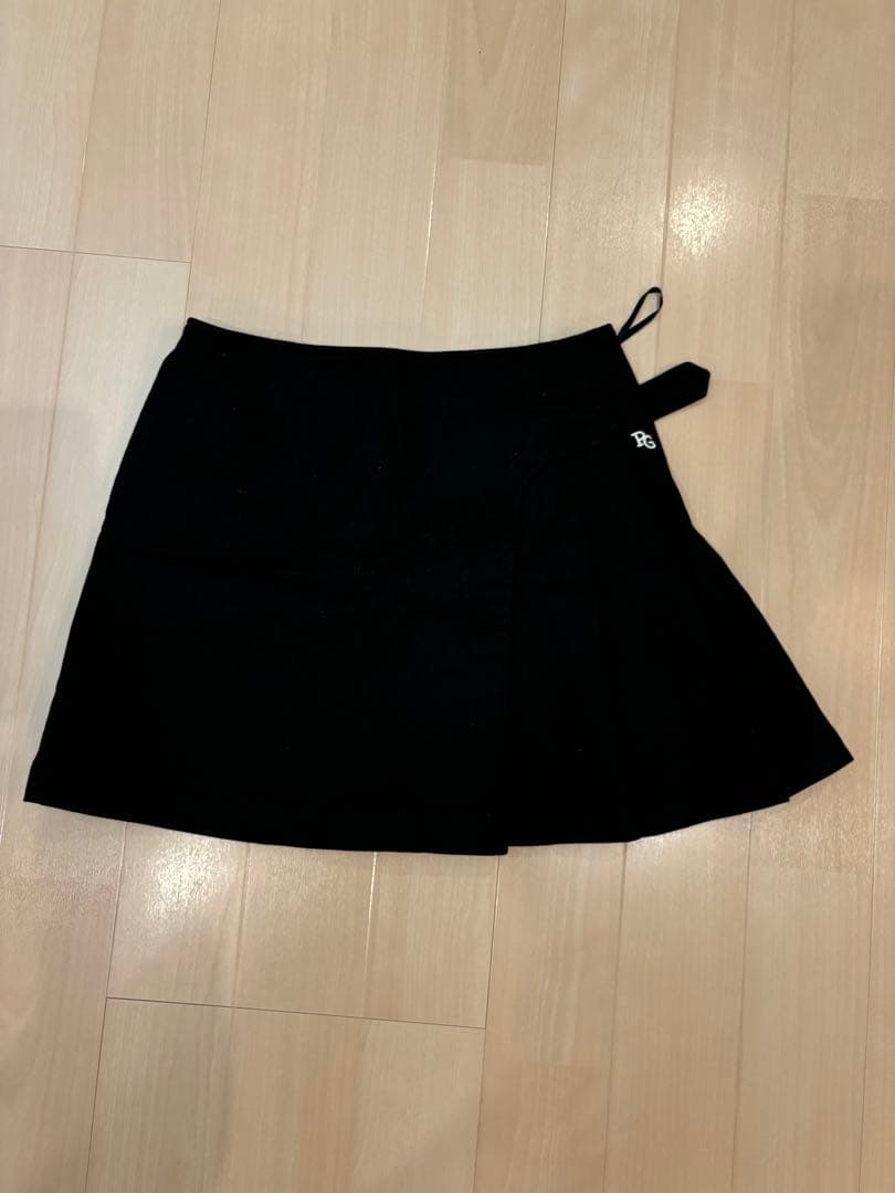 定価4万円パーリーゲイツ　ブラックデニム　ラップ調プリーツスカート