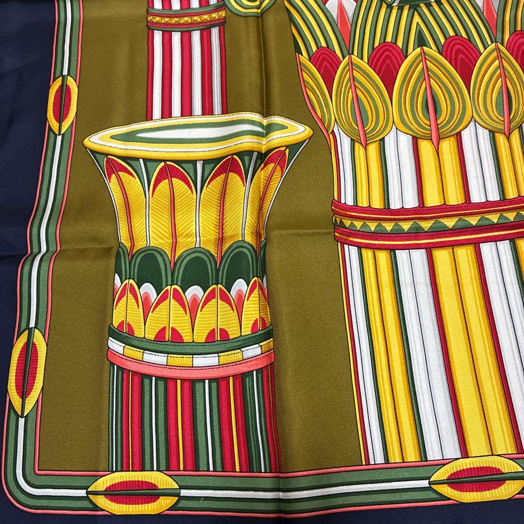 Salvatore Ferragamo シルク　スカーフ 総柄　虎　イタリア製