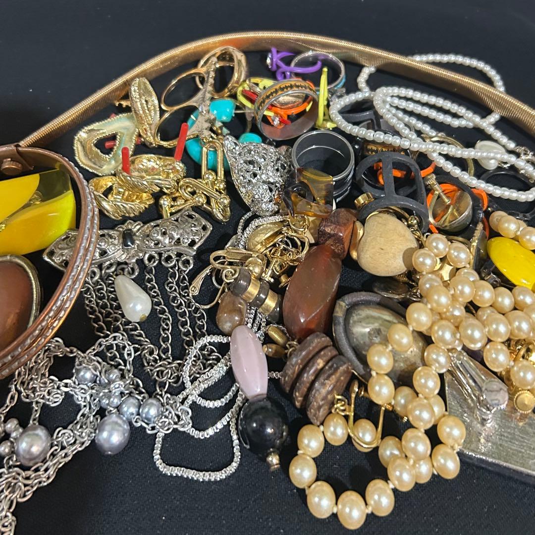 遺品整理ヴィンテージビンテージ風アクセサリーセット - メルカリ