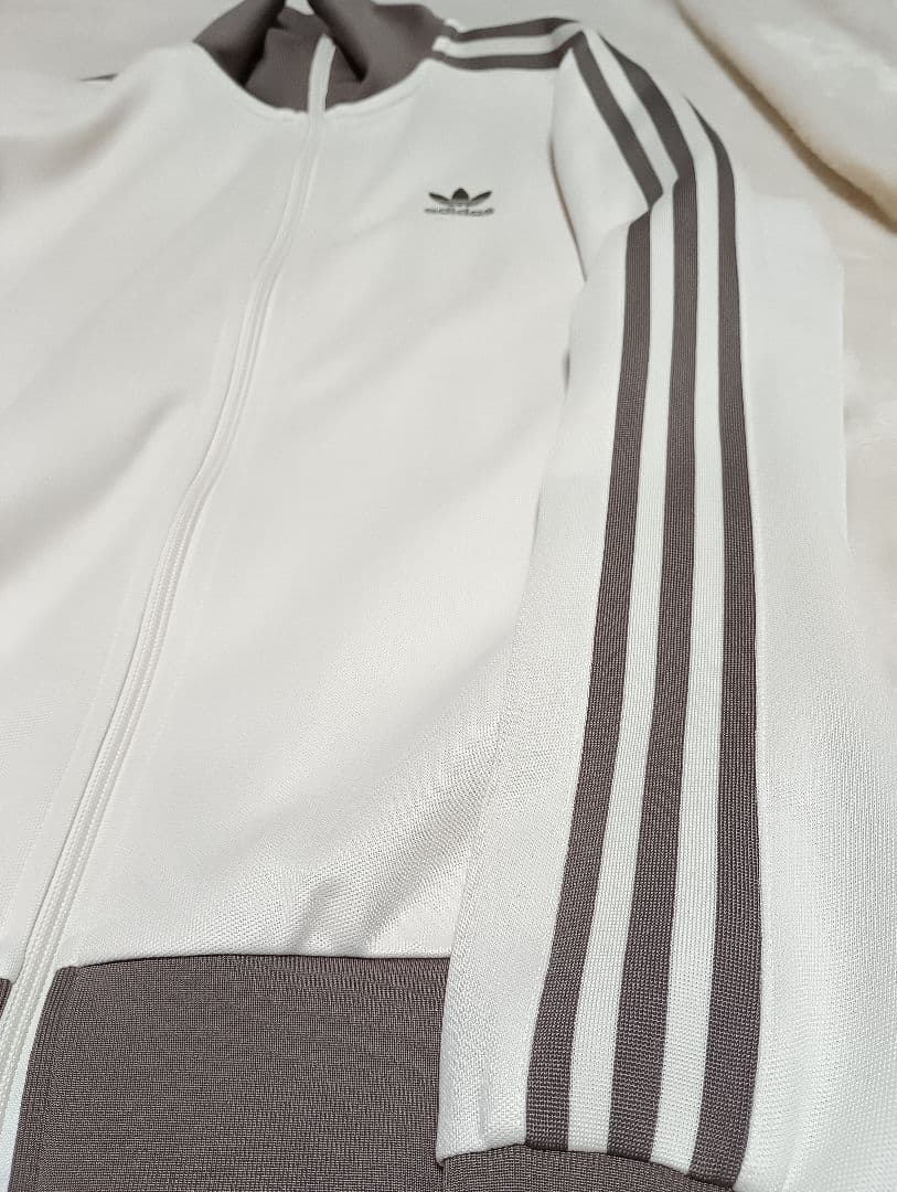 adidas ベージュ クラシック L 美品 JP2522