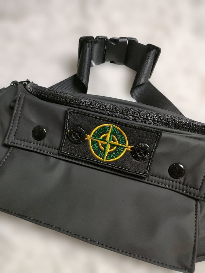 美品　ストーンアイランド　stone  　ボディバッグ