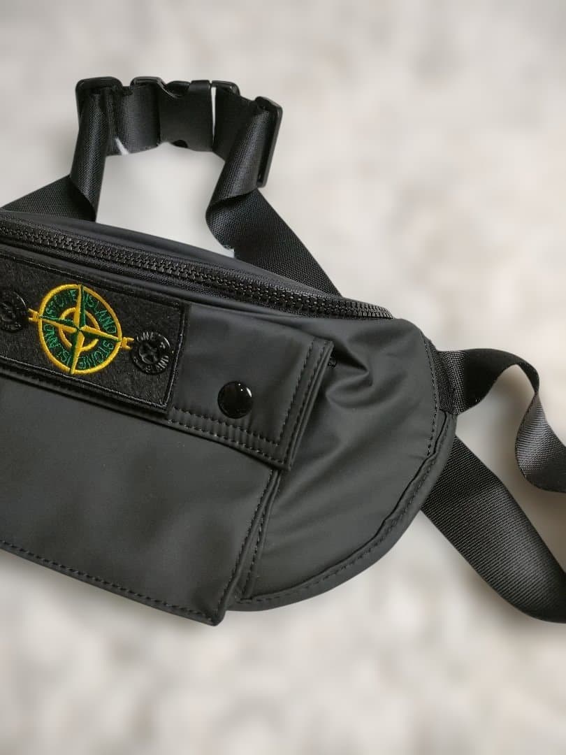 美品　ストーンアイランド　stone  　ボディバッグ