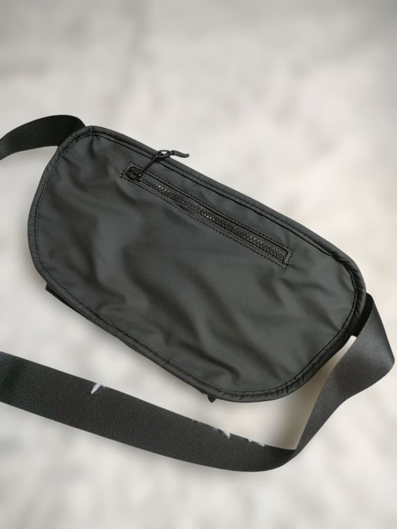 美品　ストーンアイランド　stone  　ボディバッグ