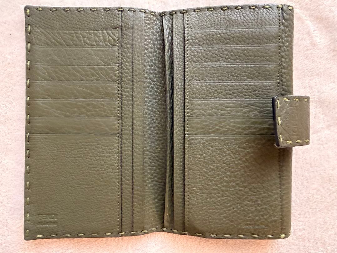 FENDI オリーブグリーン 長財布 保存袋付き