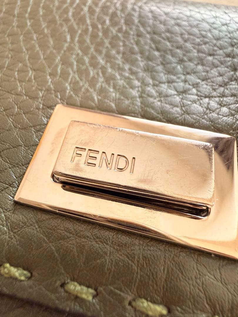 FENDI オリーブグリーン 長財布 保存袋付き