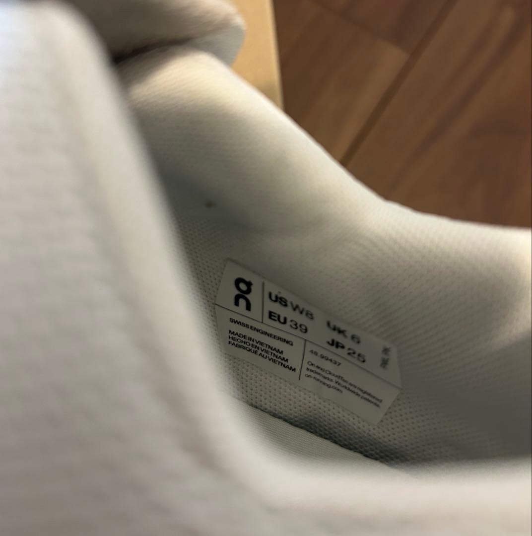 オン　ロジャーセンターコート　ホワイト