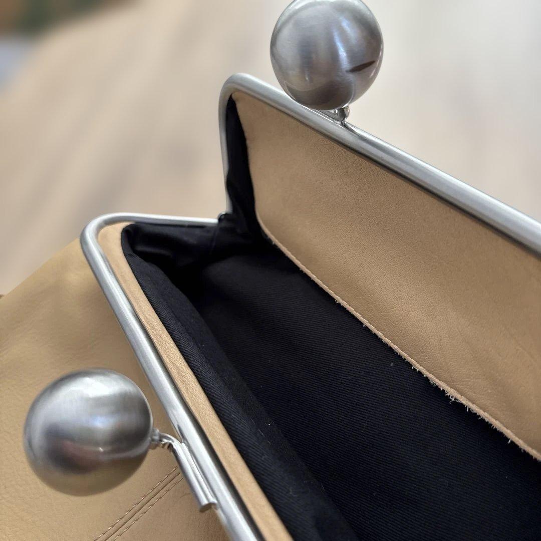 カワカワがま口ショルダーバッグ　限定色ベージュ　おまけ付き　値下げしました！