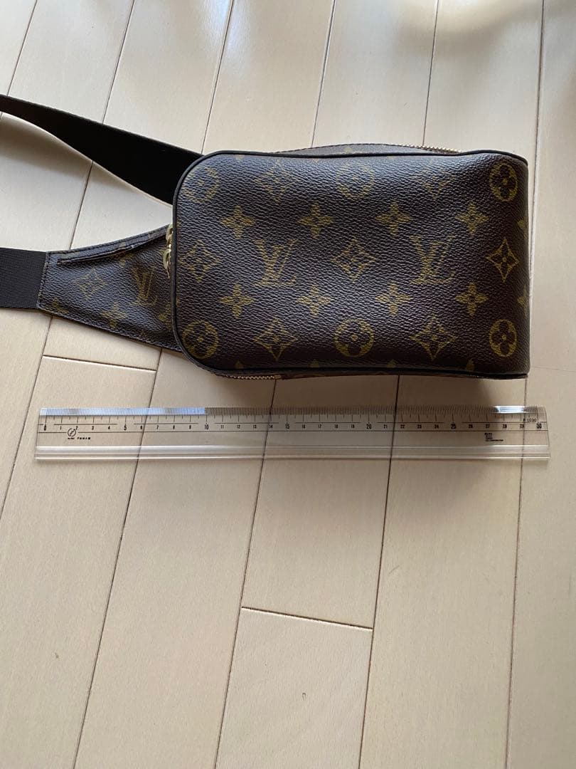 ルイヴィトンジェロニモス極美品☆国内正規品レア商品モノグラムジェロニモス希少価値