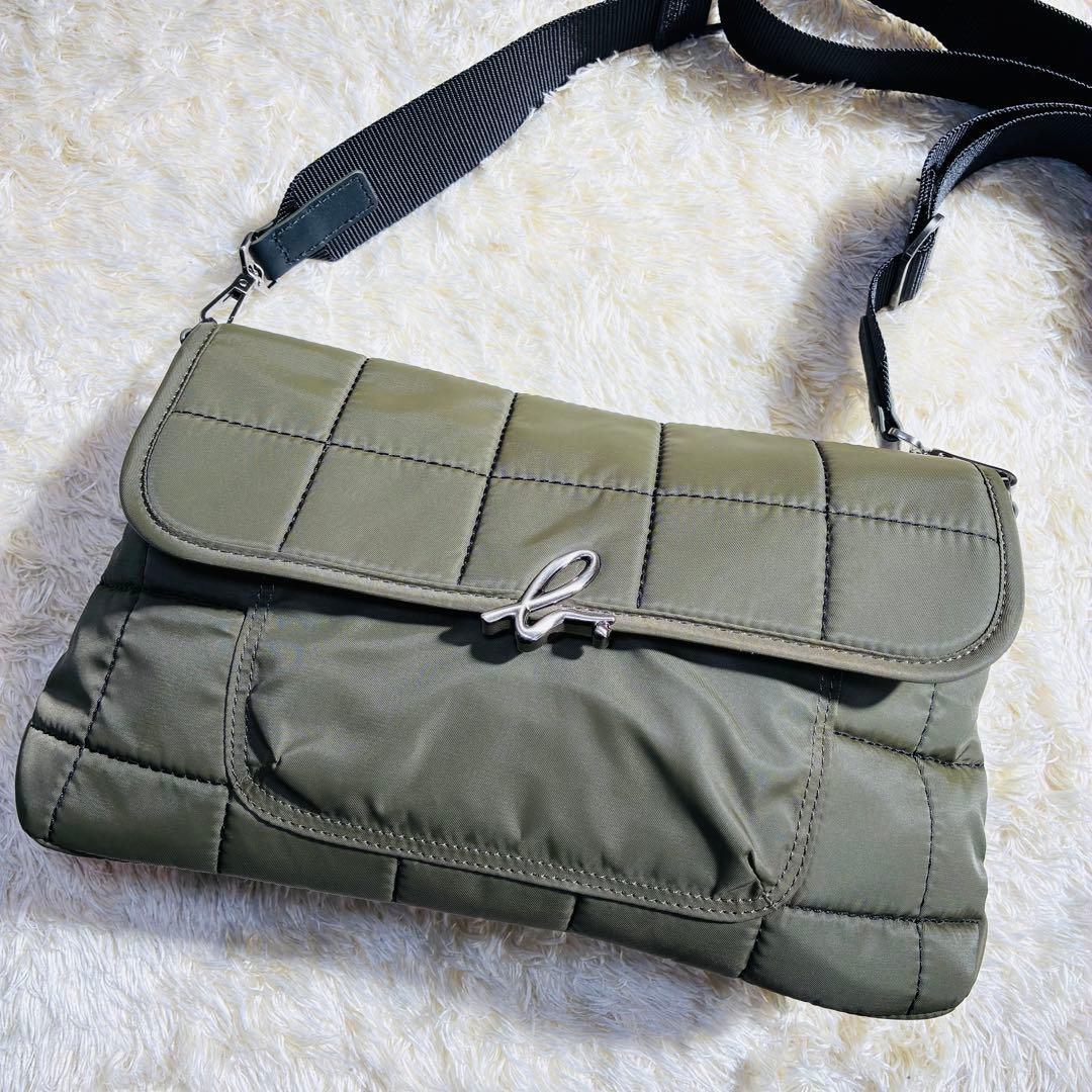 ☆agnes b アニエスベー ショルダーバッグ キルティング ロゴ フラップ
