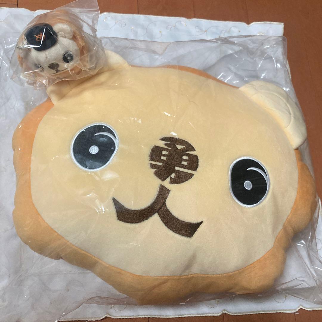 GIANTS フェイスダイカットクッション ・肩のりマスコットライオンハヤト