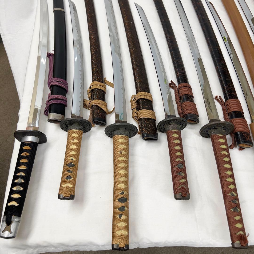 【傷あり】模造刀 8本 まとめ 太刀 脇差 白鞘 透かし鍔 龍鍔 刀 日本刀