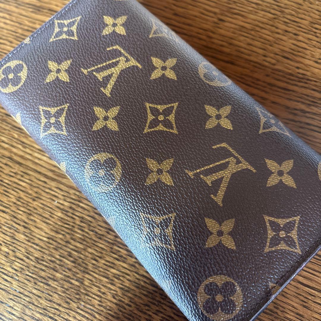 Louis Vuitton キャラクター柄 長財布