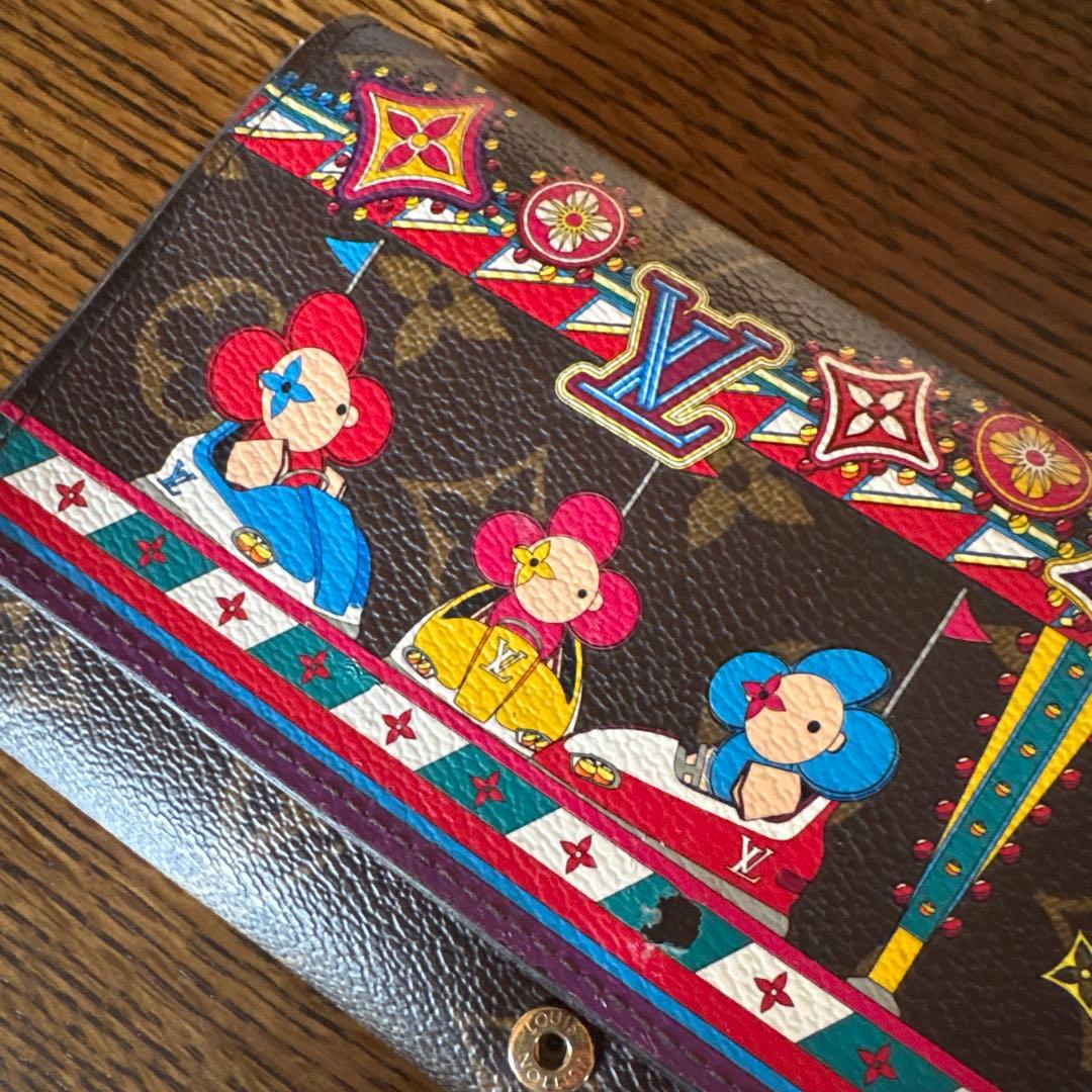 Louis Vuitton キャラクター柄 長財布