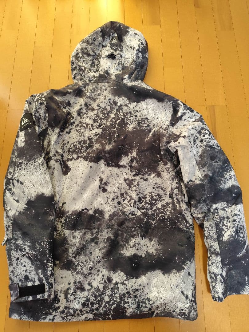 QUIKSILVER　スノーボードジャケット