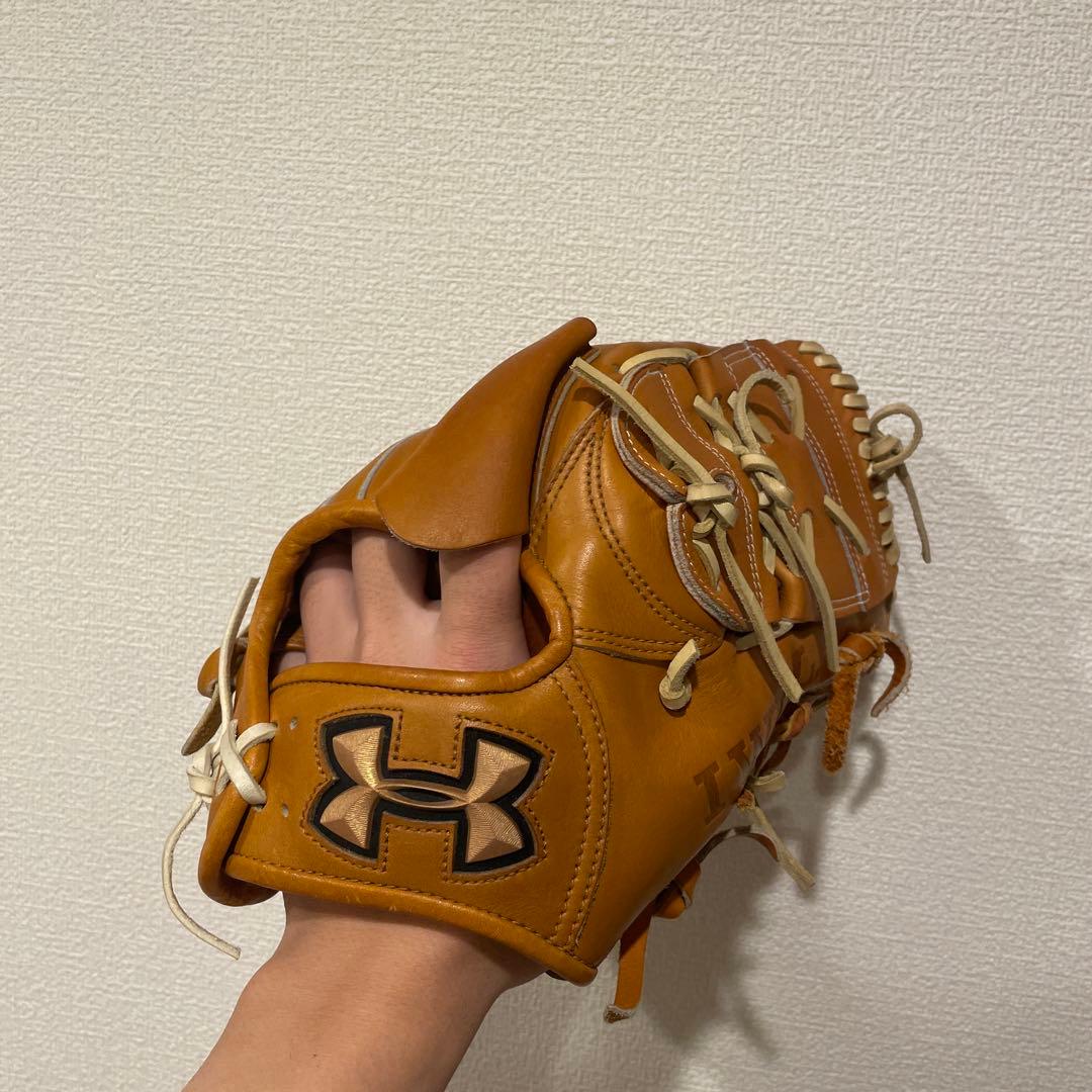 アンダーアーマー硬式投手用グラブ