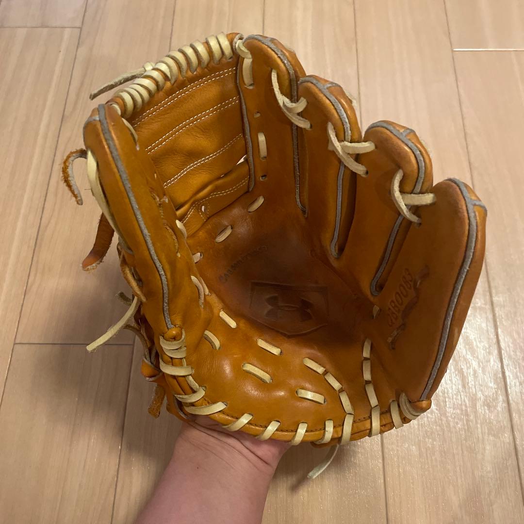 アンダーアーマー硬式投手用グラブ