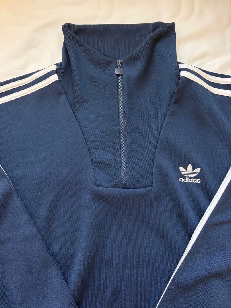 adidas アディカラー ファンネルネックトラックトップ ナイトインディゴ L