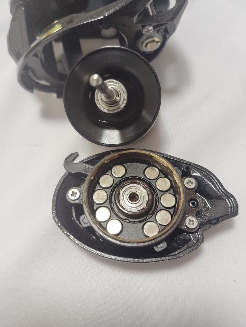 アブガルシア ロキサーニ左ハンドル 7.1.1HG - メルカリ