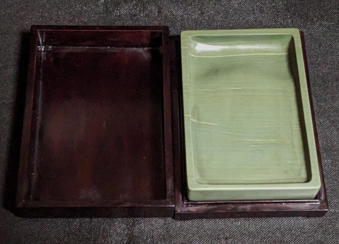 【ゆう】　◆波板石の雄勝時代大硯（金星点）◆松花江緑石硯（縞絲紋潤緑美石）