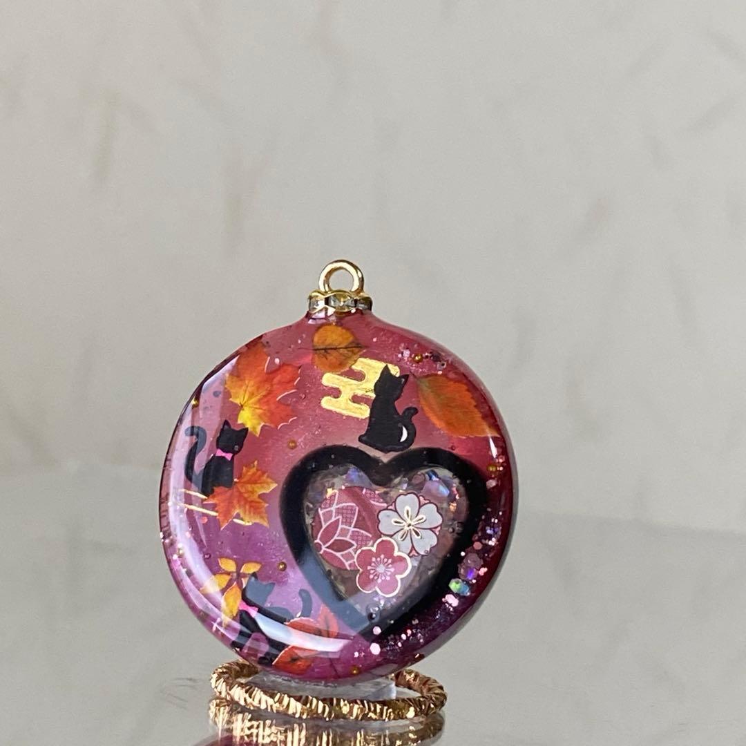 〜カヤ　☪︎⋆☽様〜新作　天然石　レジンネックレス　【猫紅葉】