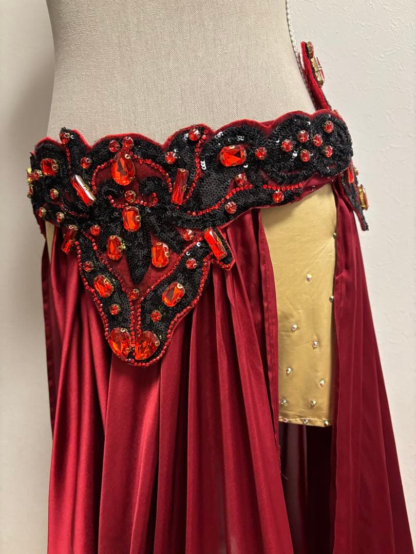 bbb様専用＊エジプト製＊ベリーダンス 衣装セットアップ (赤と黒