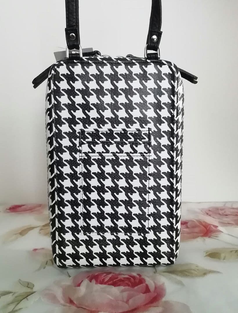 タマミワタナベ☆牛革スマホショルダーバッグ日本製☆ADMJレザージュエルズZAO