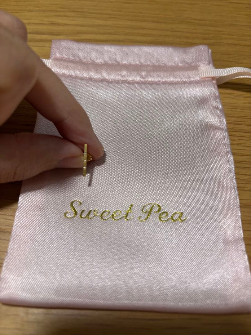 Sweet Pea ゴールドバー ピアス(片耳用)