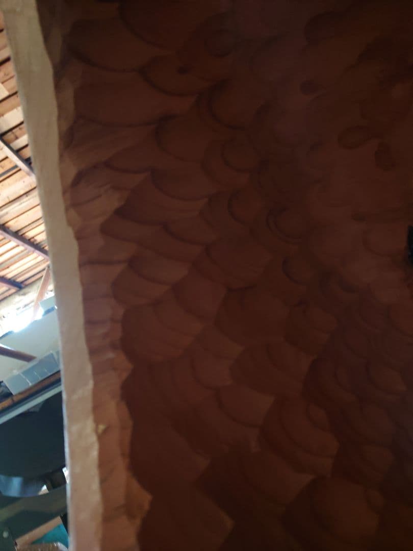 １尺６寸、ケヤキくり抜き胴。皮＝新品