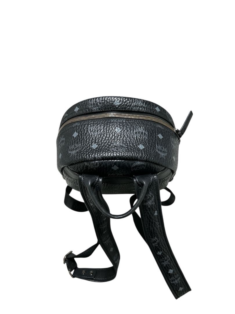 美品＊正規品MCM サイドスタッズ付き バックパック 総柄　黒