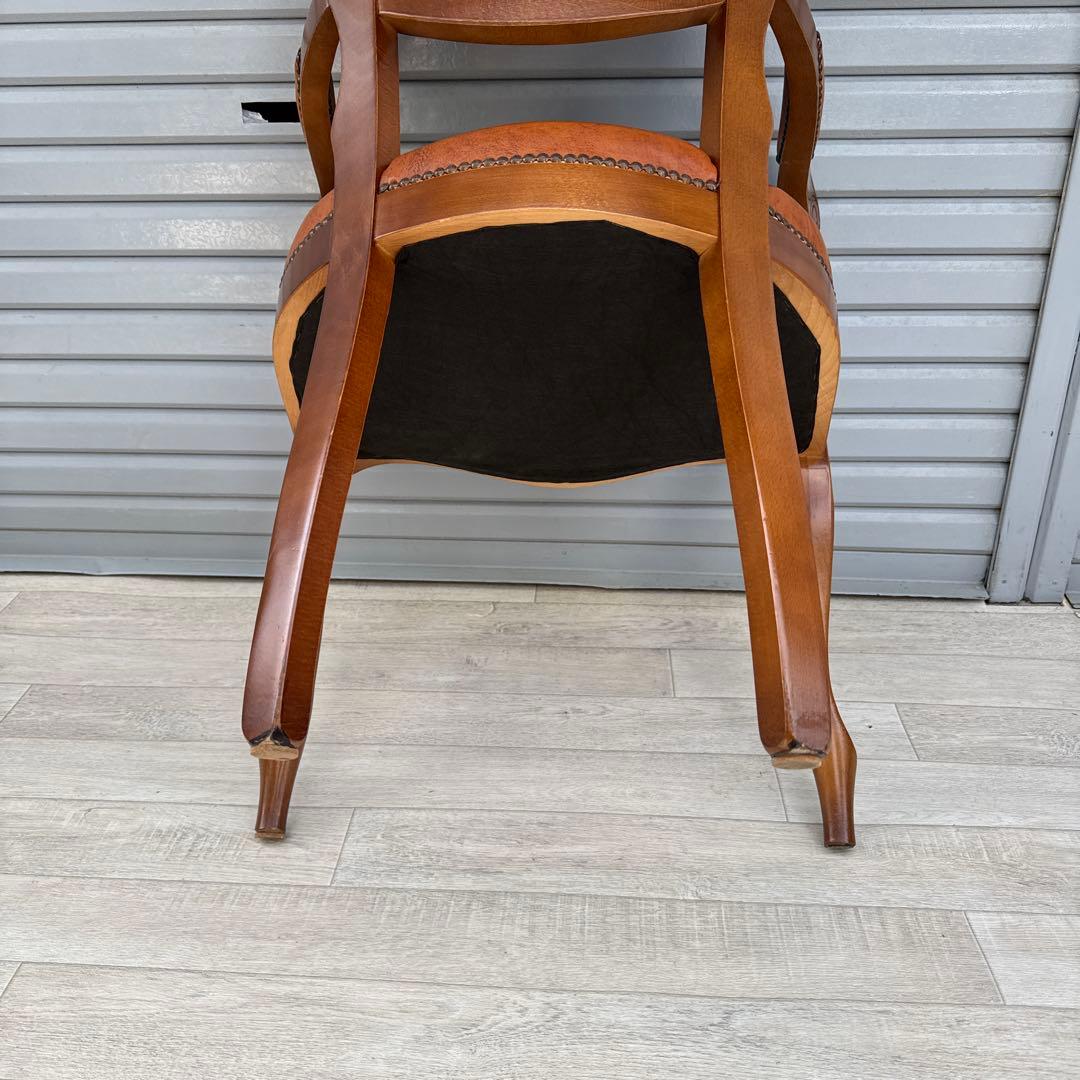 イタリア製 ハイバックチェア　鋲打ちロココ様式　彫刻　猫脚 アームチェア