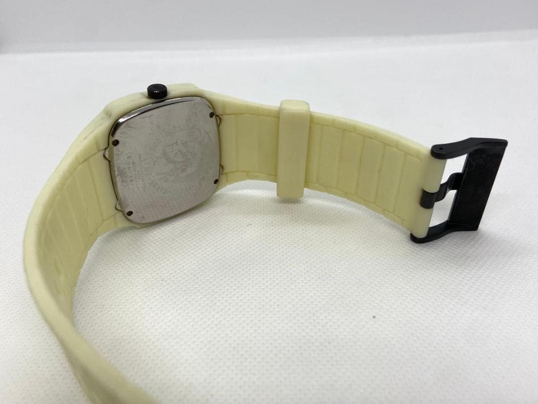 希少 蓄光】DIESEL DZ1387 スクエア 光るラバーベルト 稼働 - メルカリ