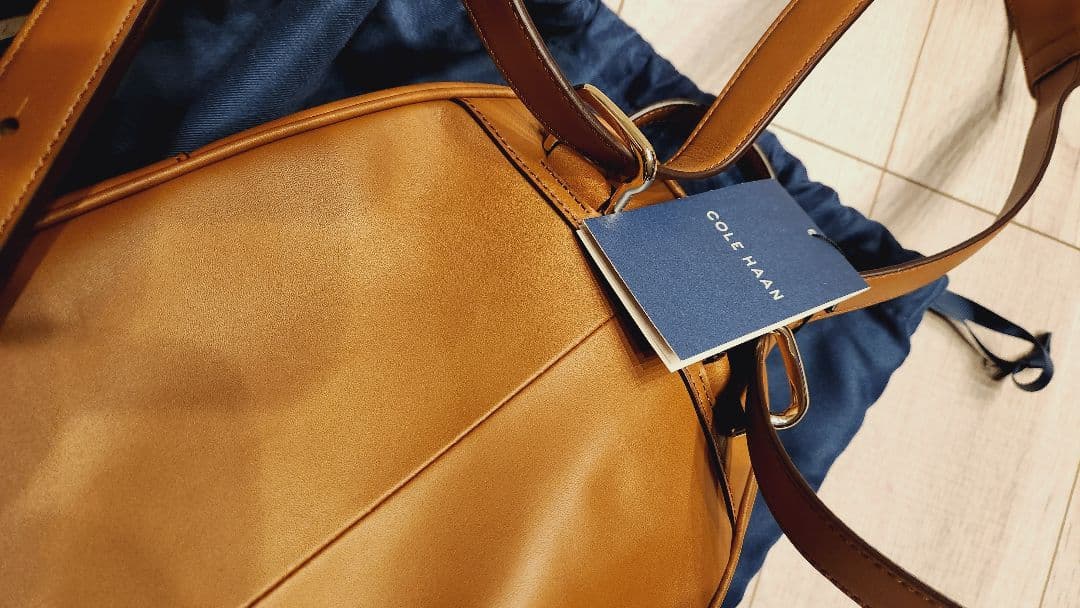新品コールハーン　リュックサック　デイパック　バックパック　本革　鞄