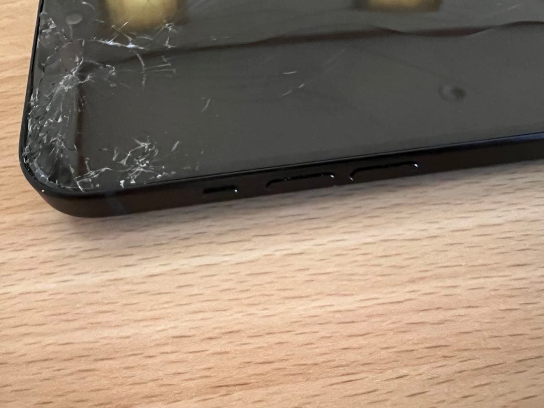 iPhone15 128GBブラック　画面割れジャンク