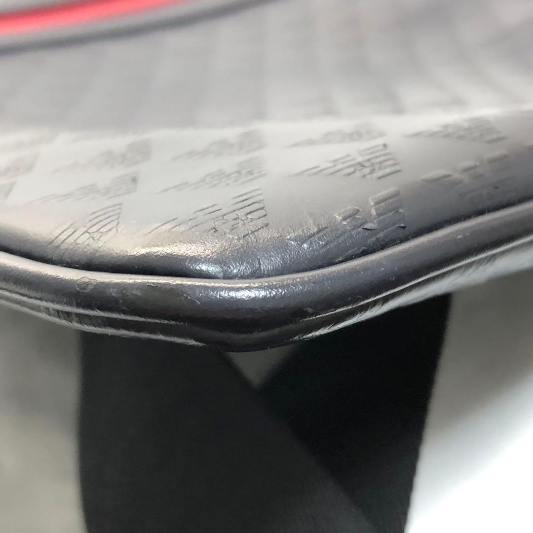 美品✨　EMPORIO ARMANI ショルダーバッグ　薄型　ブラック　レッド