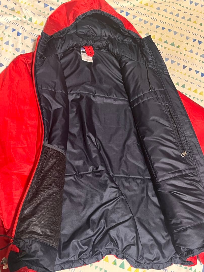 patagonia レッドダウンジャケット