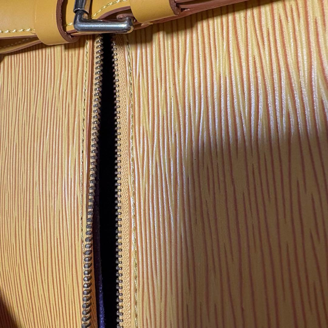 Louis Vuitton エピレザー バックパック イエロー