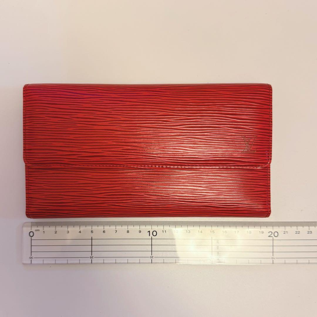 LOUIS VUITTON ポルトトレゾール・インターナショナル レッド エピ