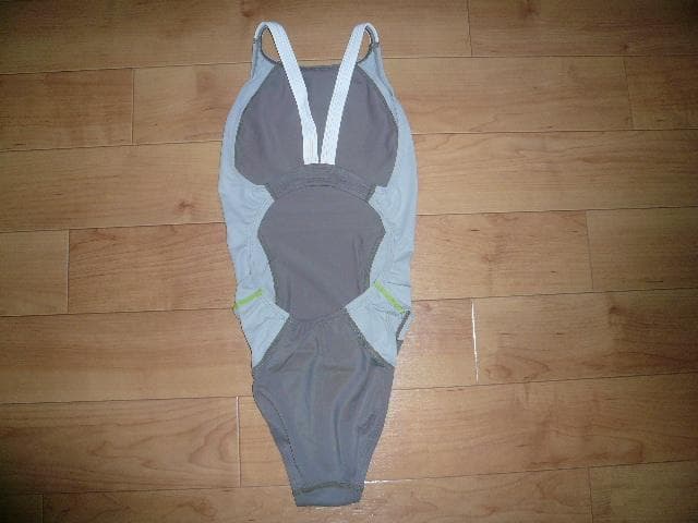 【SPEEDO】貴重な灰カラー！ファーストスキン FS２ 競泳水着 ハイレグ