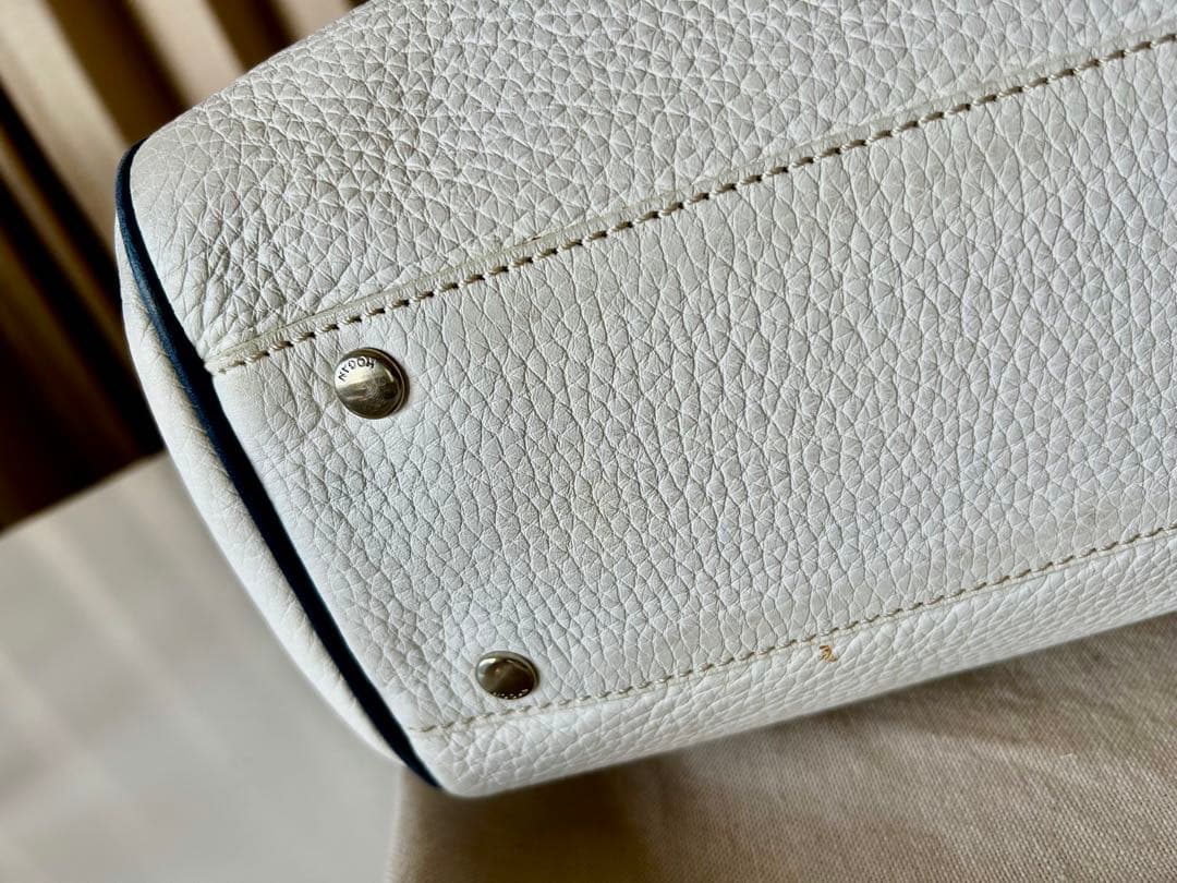 HOGAN ホーガン】ホワイトレザーバッグ イタリア発の高級ブランド