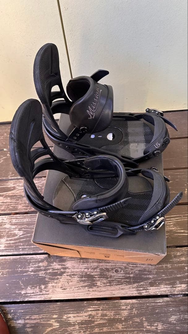 スノーボードビンディング　バートン　ミッションEST　サイズM